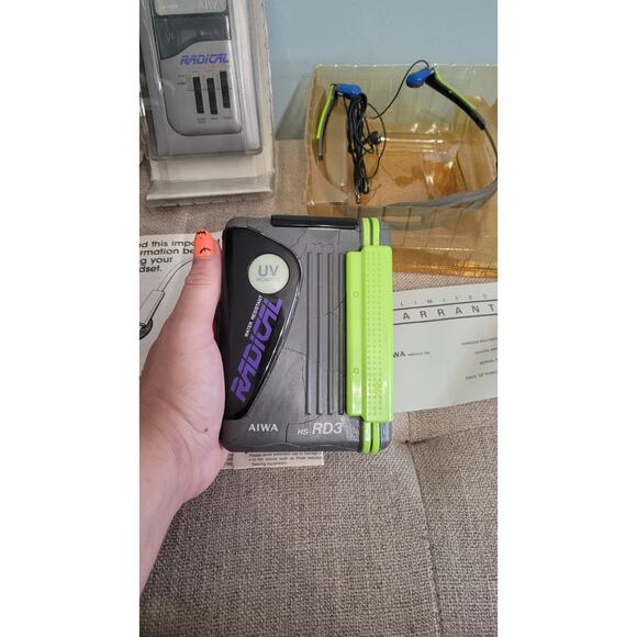 Vintage AIWA HS-RD3A Radical AM/FM Stereo Cassette Player Walkman NIB Unused Box - Picture 11 of 16